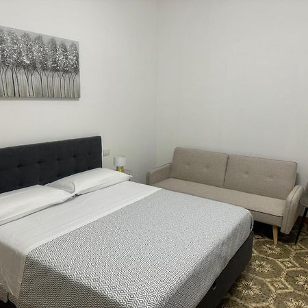 Larisa Home Apartment ローマ エクステリア 写真